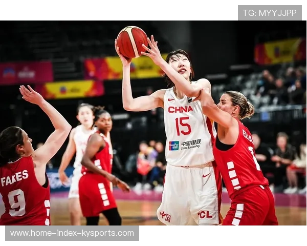 女篮队凭借耐心攻势打穿对手区域防守